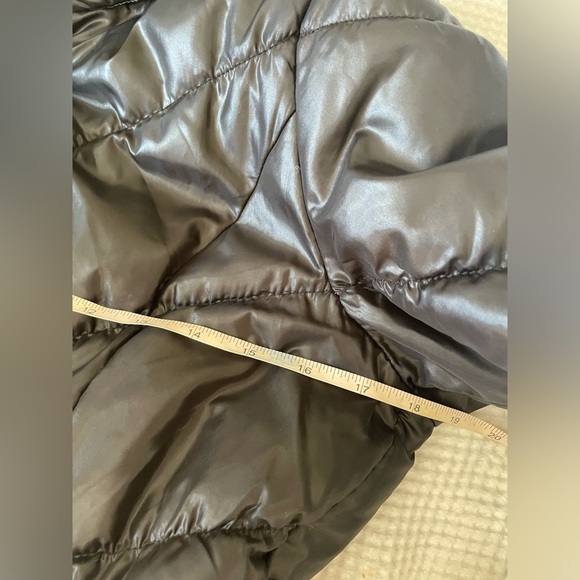 H&M Shiny Black Puffer Jacket with Belt puffed neck. NWOT size2 (small) - Picture 7 of 8